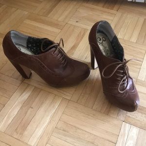 Anthropologie Seychelles Oxford Heel 8.5